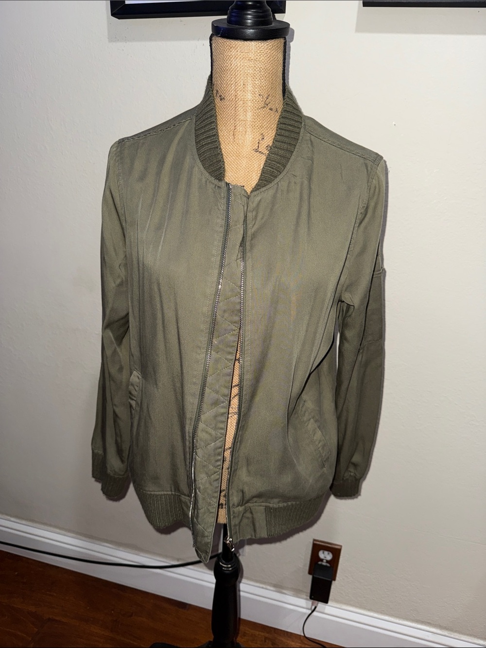 Harlowe & Graham Olive Green Women's Bomber Jacket